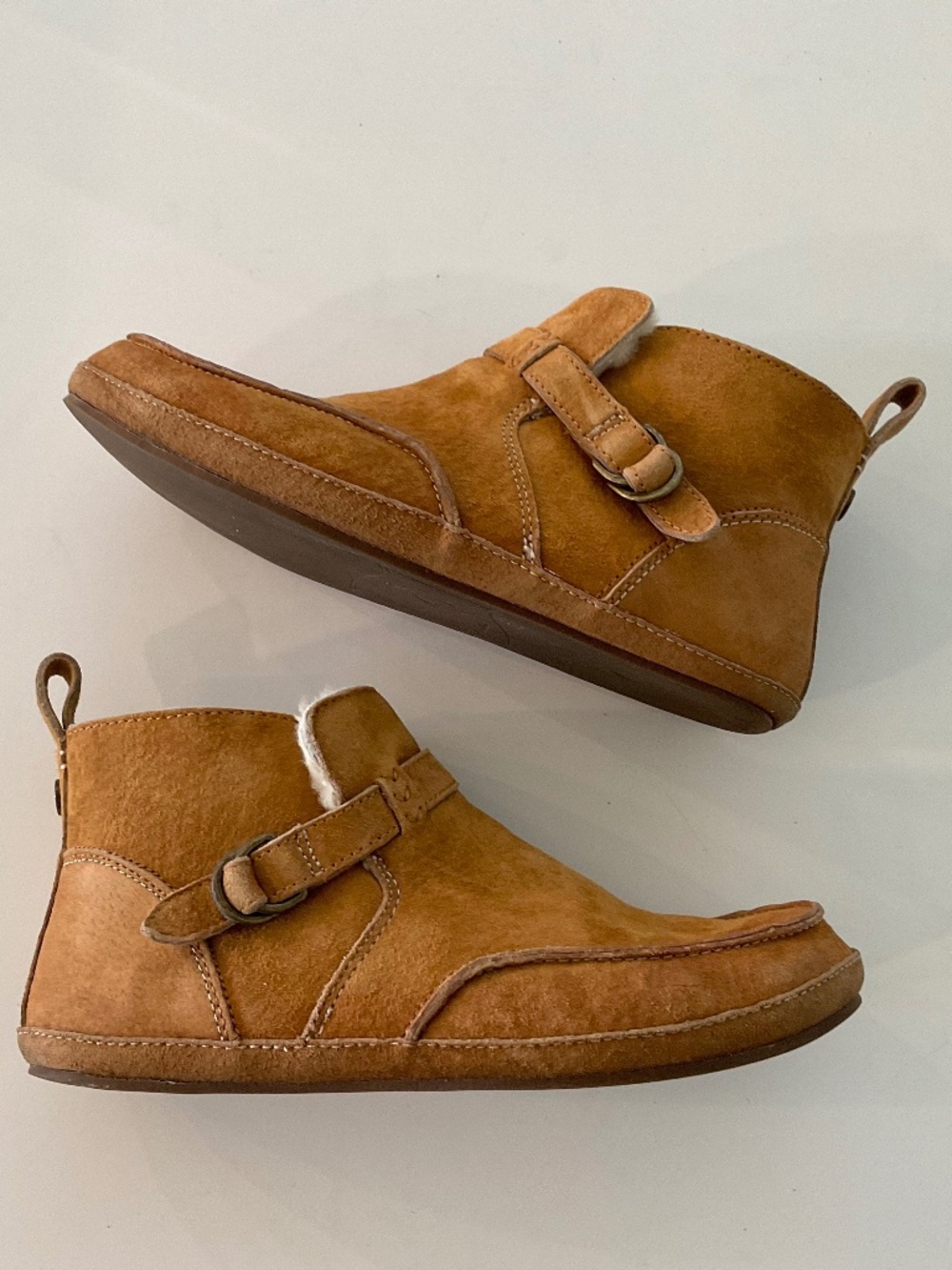 OLUKAI Ola Hou Shearling Lined Ankle Bootie in Tan Size 8